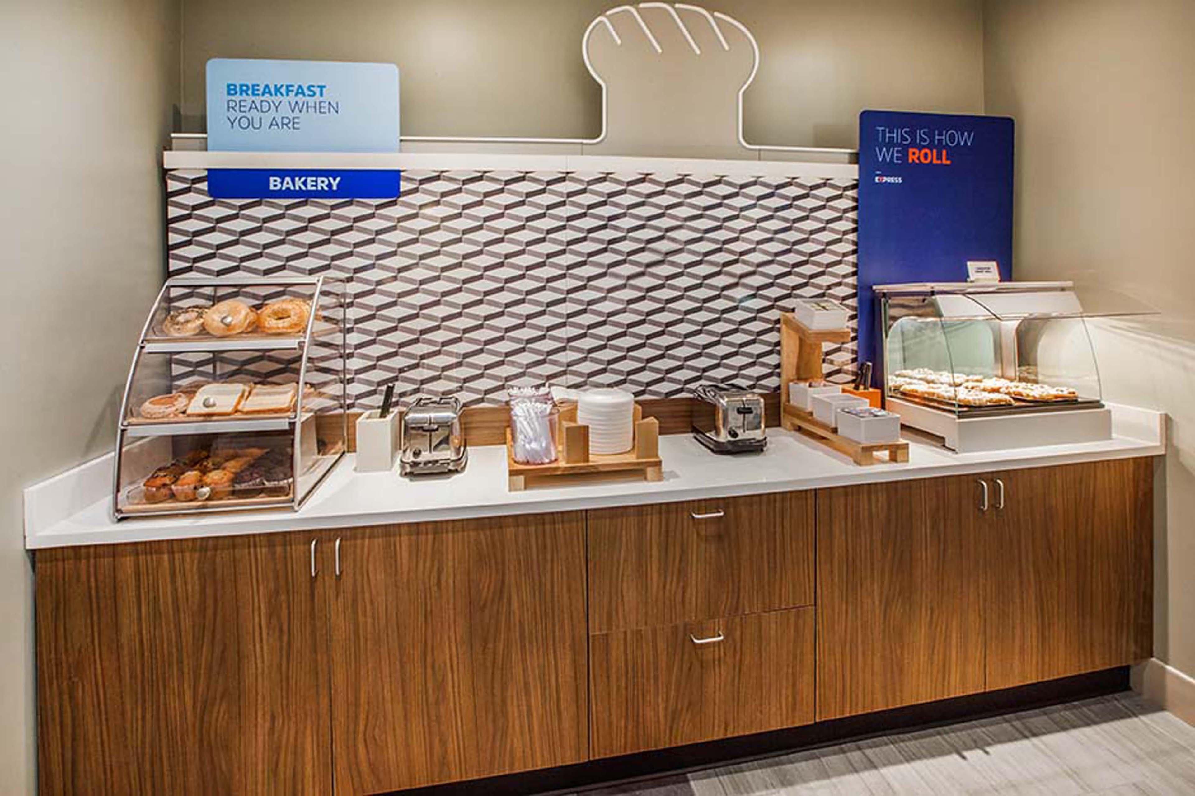 Holiday Inn Express & Suites Bay City By Ihg Buitenkant foto