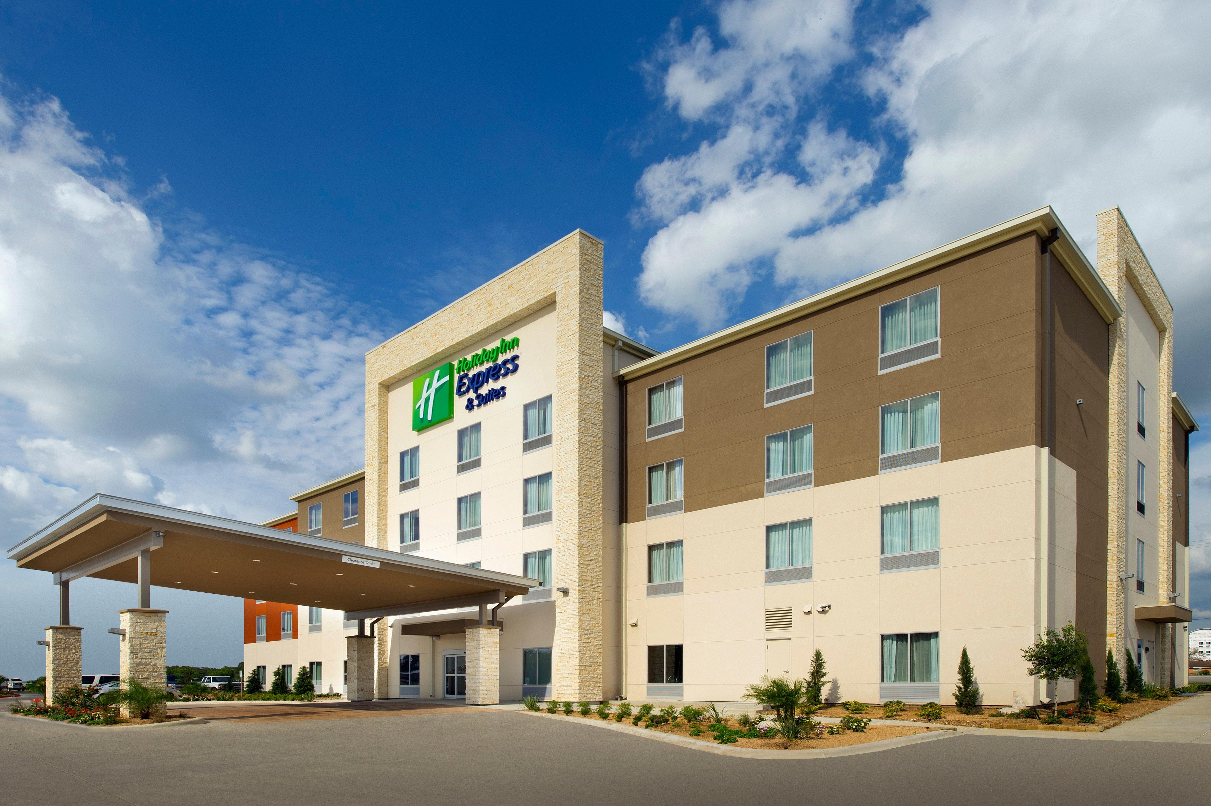 Holiday Inn Express & Suites Bay City By Ihg Buitenkant foto